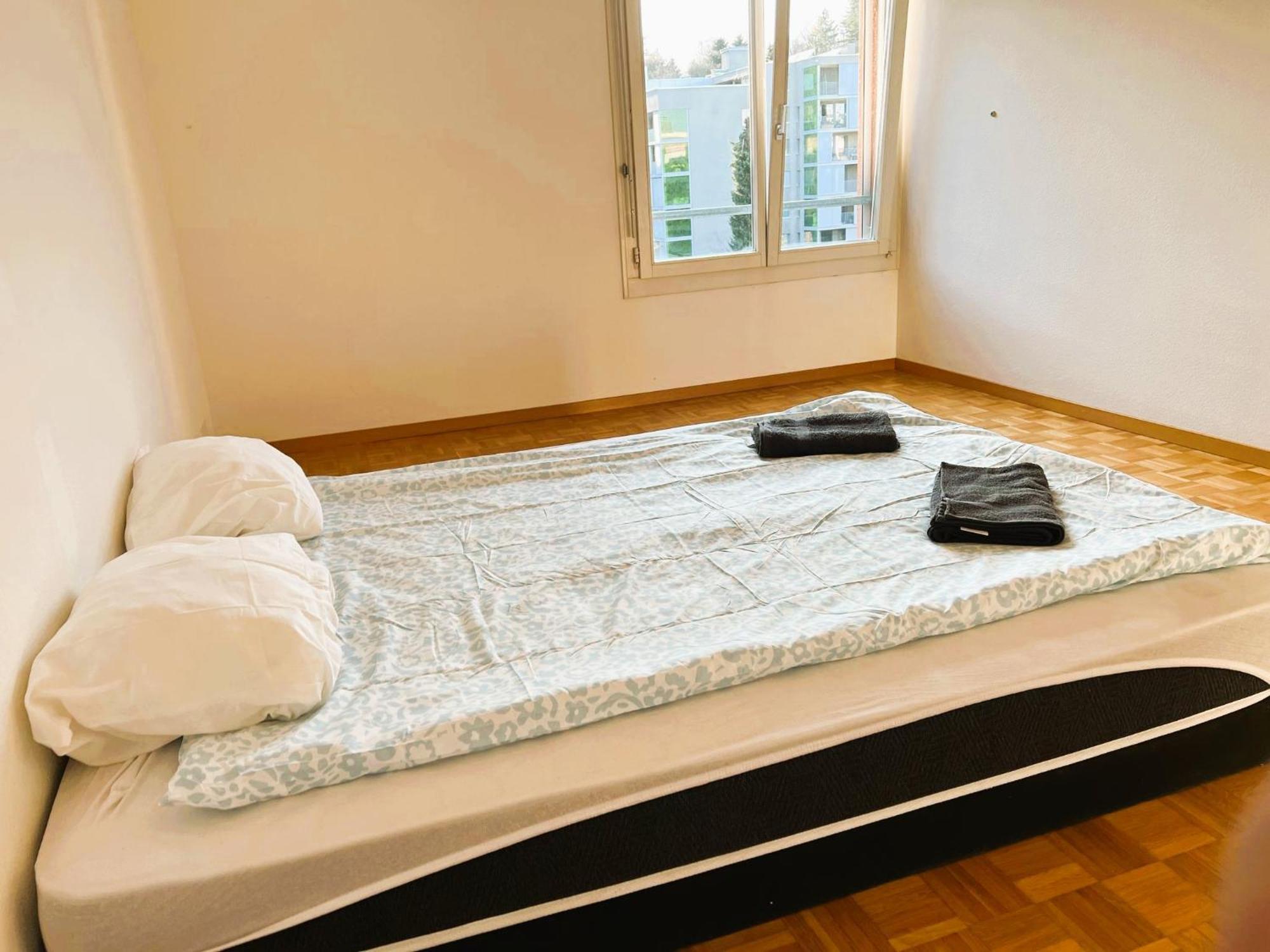 Huge Apartments, Multiple Bedrooms With Balcony In Center - Self Checkin