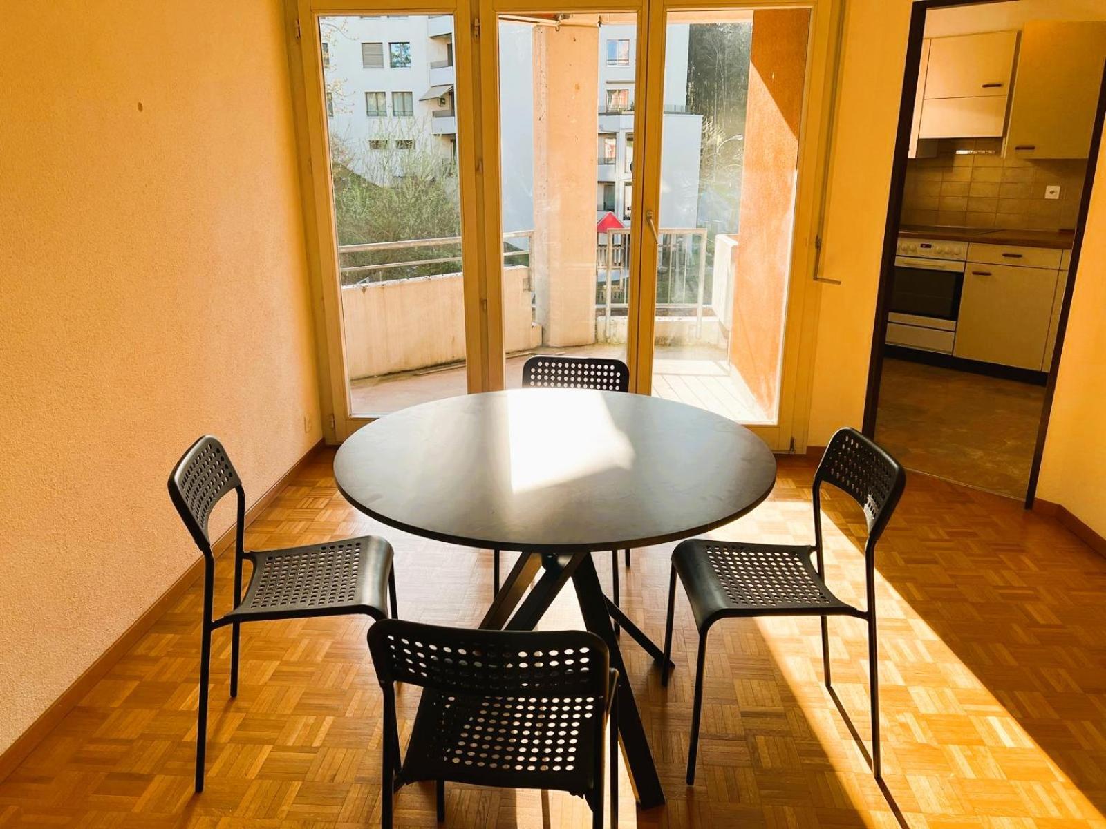 Huge Apartments, Multiple Bedrooms With Balcony In Center - Self Checkin Apartamento