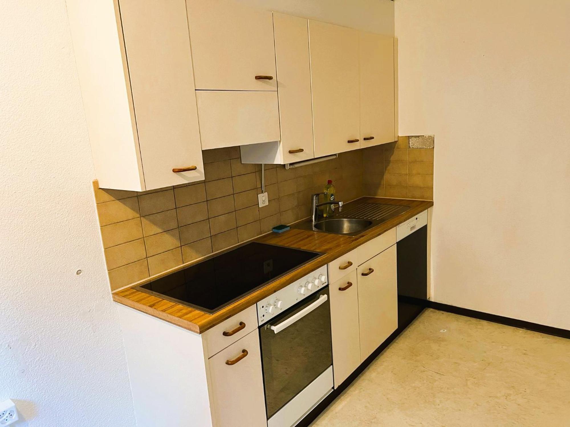 Huge Apartments, Multiple Bedrooms With Balcony In Center - Self Checkin *